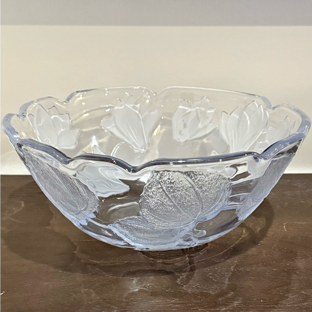 Vintage 90s Crystal Clear Studios Frosted Tulip Glass Serving Bowl 11”